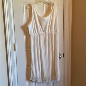 Motherhood maternity white lacy dress